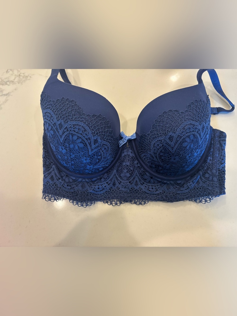 EUC Victoria’s Secret Body by Victoria Lined Demi Bra